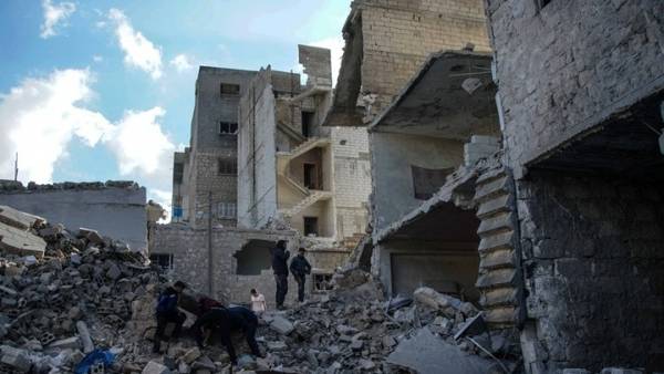 Συρία: Τουλάχιστον 12 άμαχοι σκοτώθηκαν από βομβαρδισμούς στο Ιντλίμπ