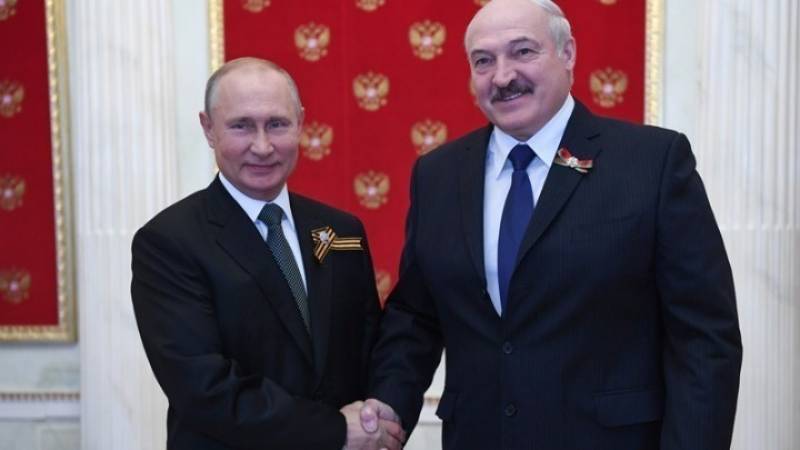 Ο Πούτιν υποδέχεται στο Σότσι τον Λουκασένκο