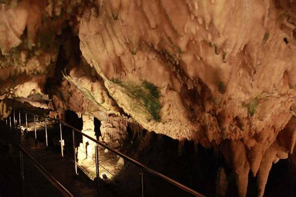 Αναβάθμιση των Σπηλαίων Διρού ζητούν βουλευτές του ΣΥΡΙΖΑ