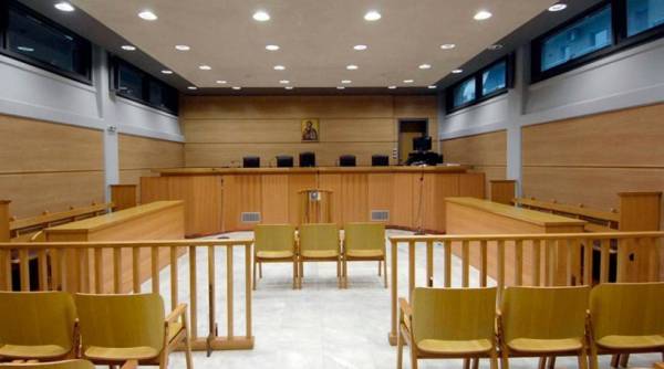 Μεσσηνία: Ξεκινάει η δίκη της υπαλλήλου με το πλαστό απολυτήριο Λυκείου