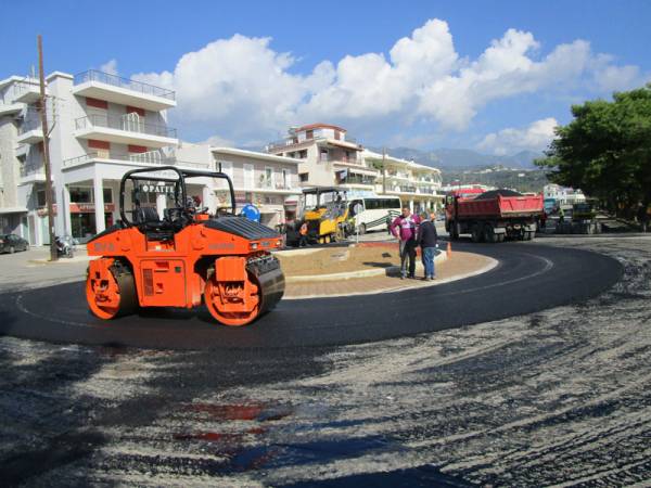 Ασφαλτος στον κόμβο της Αρτέμιδος 