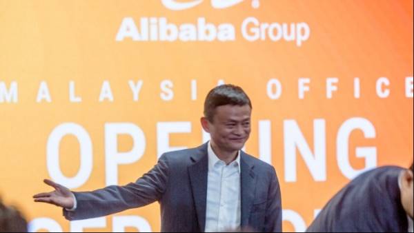 Αποχωρεί από την Alibaba ο πάμπλουτος ιδρυτής της, Τζακ Μα