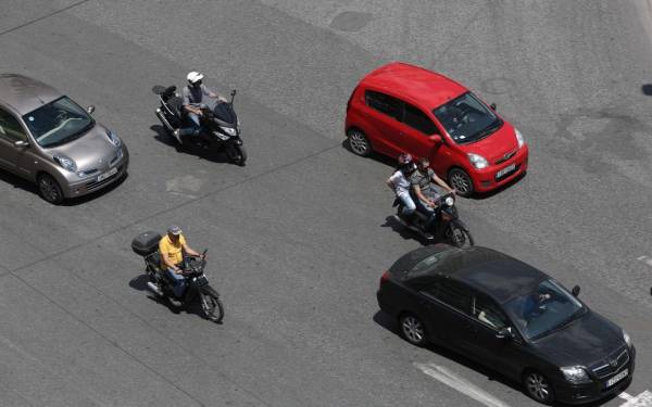 Με δίπλωμα αυτοκινήτου κατηγορίας Β η οδήγηση μοτοσικλέτας έως 125 κ. εκ.