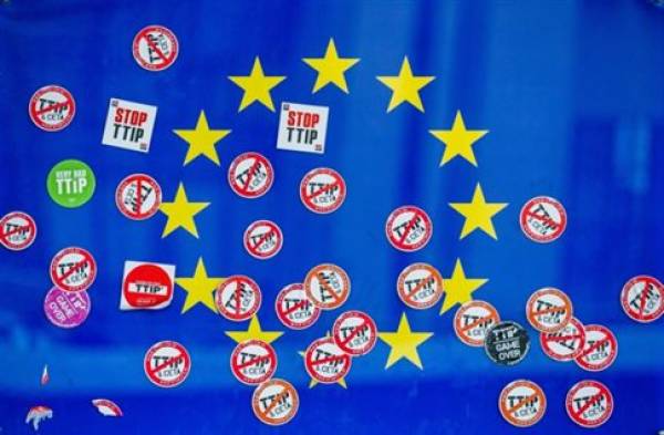 Η Ελλάδα ζήτησε προσωρινή αναστολή των διαπραγματεύσεων για την TTIP
