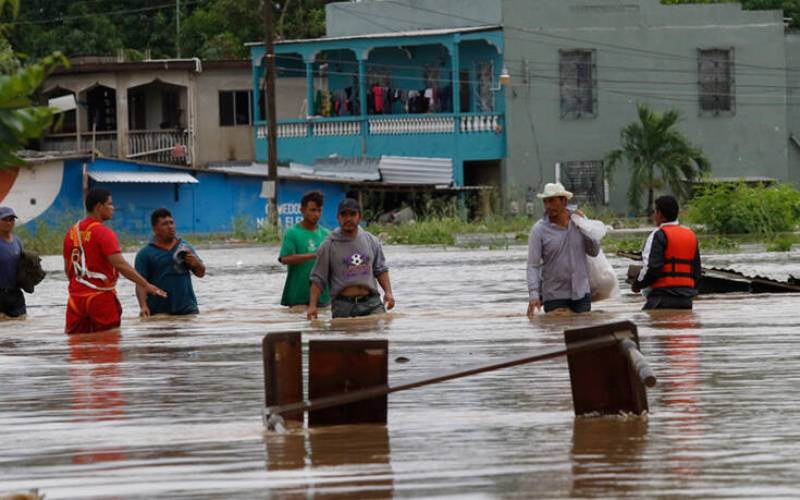 Στους 38 οι νεκροί από τον κυκλώνα Γιώτα - Περνά πλέον από το Ελ Σαλβαδόρ