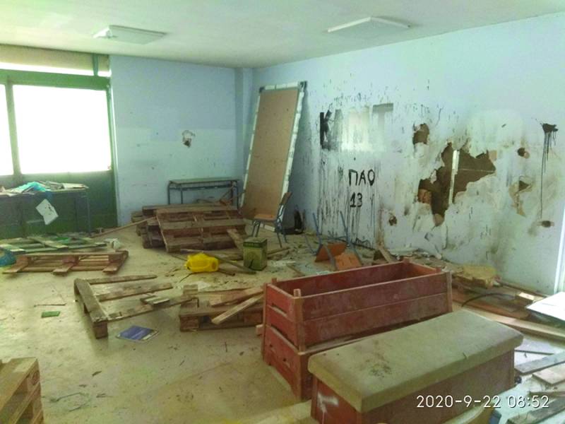 Καταγραφή ζημιών σε σχολεία της Καλαμάτας μετά τις καταλήψεις (φωτογραφίες)