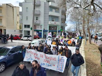Δύο μεγάλες συγκεντρώσεις στην Καλαμάτα για &quot;απόδοση ευθυνών για το έγκλημα των Τεμπών&quot; (βίντεο-φωτογραφίες)
