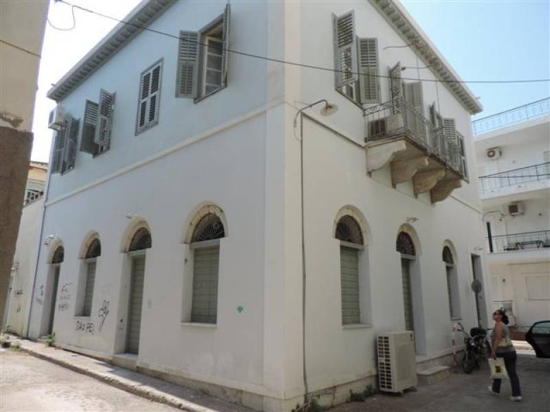 Καλαμάτα: Αντιδράσεις για τη μεταφορά του Συμβουλευτικού Κέντρου Γυναικών