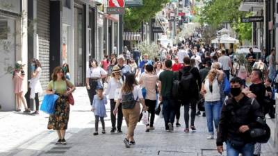 ΕΥ: Αυξημένη σε σχέση με πέρυσι η πρόθεση των καταναλωτών για αγορές στη διάρκεια της εορταστικής περιόδου 2025