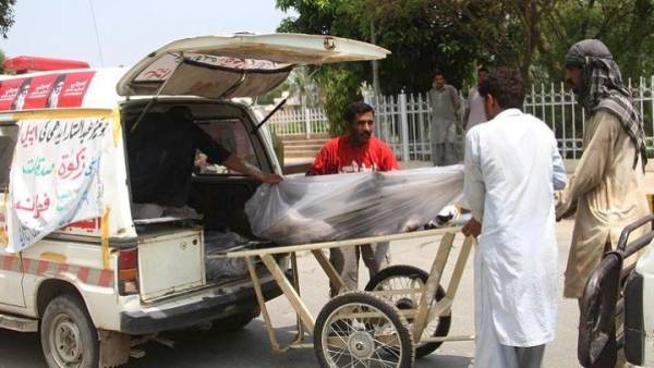 Πακιστάν: Τέσσερις νεκροί από επίθεση γυναίκας καμικάζι στο Καράτσι