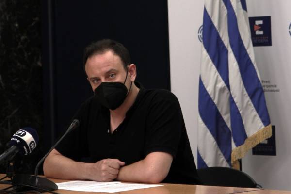 Μαγιορκίνης: Αποτελεσματικά τα εμβόλια για την Delta Plus