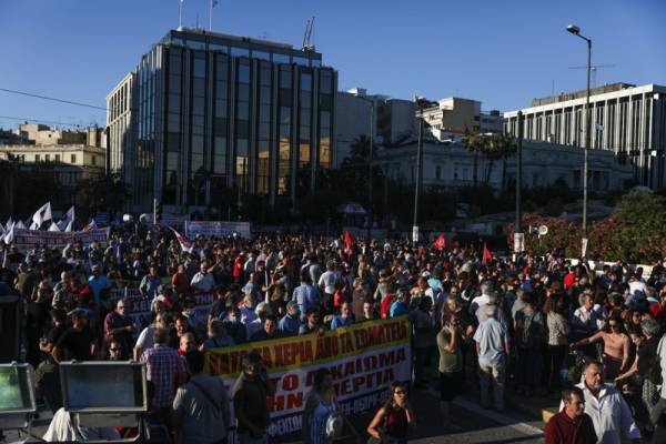Ολοκληρώθηκε το συλλαλητήριο στο κέντρο της Αθήνας ενάντια στο νομοσχέδιο για τις διαδηλώσεις