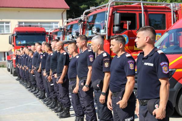 Στη μάχη για την αντιμετώπιση των δασικών πυρκαγιών ρίχνονται 200 Ευρωπαίοι πυροσβέστες