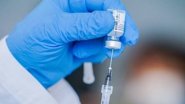 EMA: Ξεκίνησε αξιολόγηση για νέα έκδοση εμβολίου των Pfizer/BioNTech