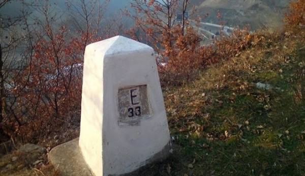 Μυστήριο στα σύνορα Ελλάδας-πΓΔΜ: Ξήλωσαν 105 πυραμίδες