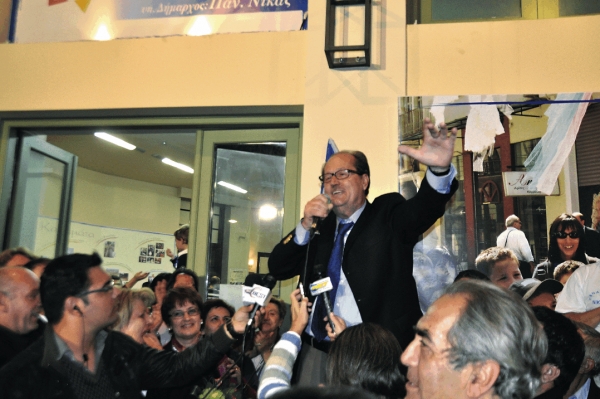 Με την πρώτη και ποσοστό 54% ο Π. Νίκας εκλέγεται δήμαρχος Καλαμάτας
