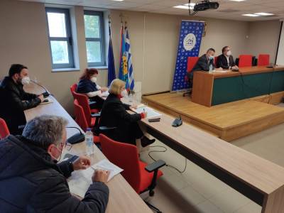 ΣΥΣΚΕΨΗ ΣΤΟ ΔΗΜΑΡΧΕΙΟ ΚΑΛΑΜΑΤΑΣ: Επιτάχυνση του ρυθμού υλοποίησης έργων ζήτησε ο Βασιλόπουλος