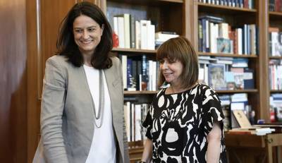 Συνάντηση Σακελλαροπούλου και Κεραμέως για την άρση των περιορισμό στην ψήφο των Ελλήνων του εξωτερικού