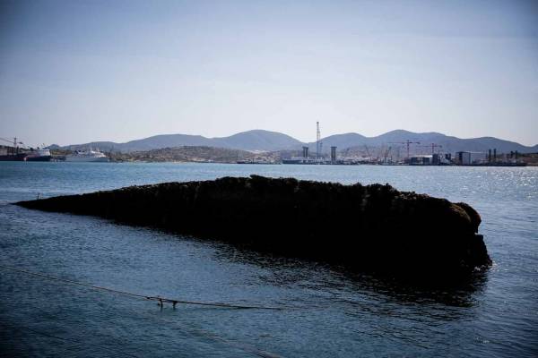 Έως αύριο θα έχει ολοκληρωθεί η ανέλκυση του «Corfu Island»