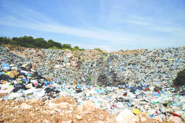 Νίκας κατά Τατούλη για διαχείριση σκουπιδιών