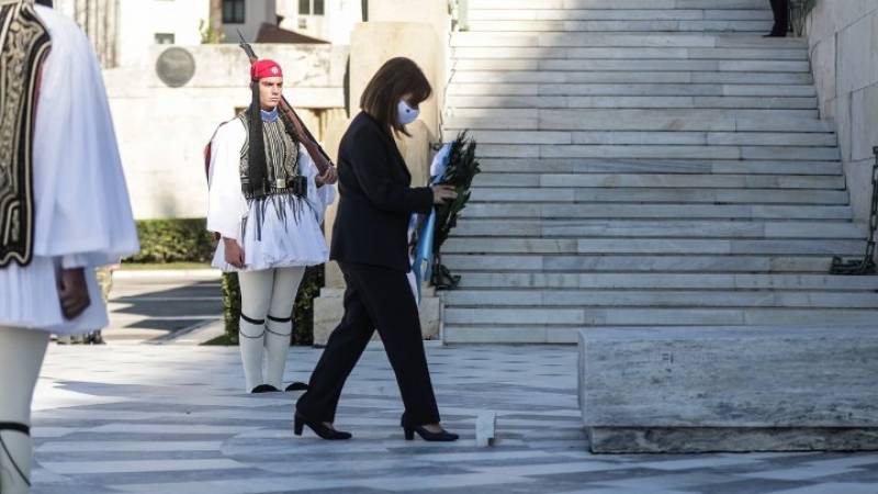 Σακελλαροπούλου: Γιορτάζουμε την ημέρα των ΕΔ που υπερασπίζονται με αυταπάρνηση την εθνική μας ανεξαρτησία