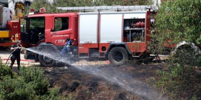 Σε εξέλιξη η πυρκαγιά στην Ανάβυσσο - Εκκενώνεται προληπτικά ο οικισμός Καταφύγι