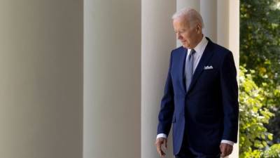 Η δημοτικότητα του Τζο Μπάιντεν υποχωρεί οριακά στο 40%