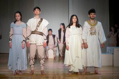 &quot;Το σκλαβί&quot; ζωντάνεψε από την Πειραματική Σκηνή Καλαμάτας