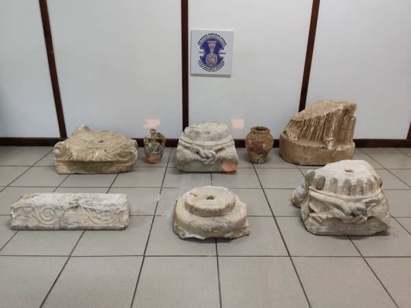 Μεσσηνία: Συνελήφθη αρχαιοκάπηλος με αντικείμενα σημαντικής αξίας από αρχαίο ναυάγιο (φωτογραφίες)