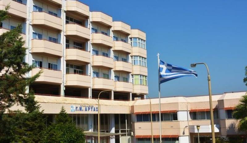 Άρτα: Βγαίνει από τη ΜΕΘ ο 16χρονος που αυτοπυροβολήθηκε - Γέννησε η μητέρα του (βίντεο)