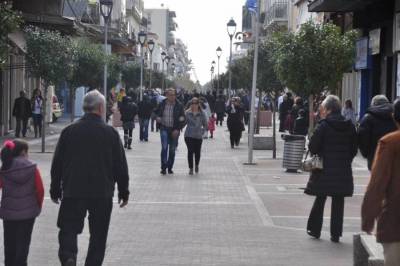 Ανοιχτά της Υπαπαντής τα καταστήματα στην Καλαμάτα