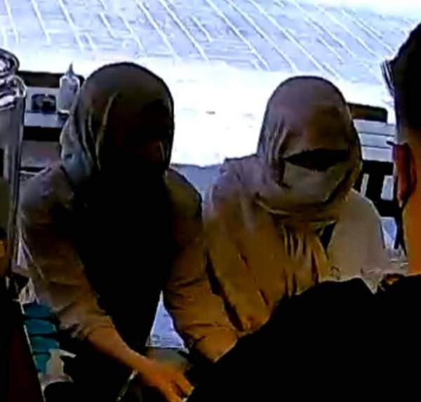 Καλαμάτα: “Επιδρομή” σε μαγαζιά από δύο μαντιλοφορεμένες γυναίκες