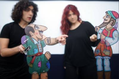 Καλαμάτα: Παράσταση Καραγκιόζη στο χώρο της ομάδας “Tsikibom”