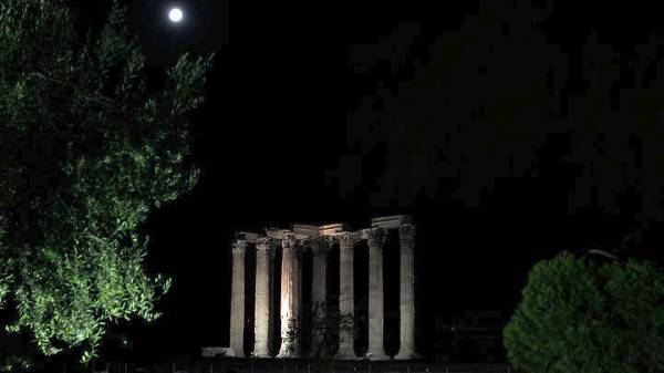 Τη μεγαλύτερη νύχτα του χρόνου στους Στύλους του Ολυμπίου Διός, με τη Λένα Πλάτωνος
