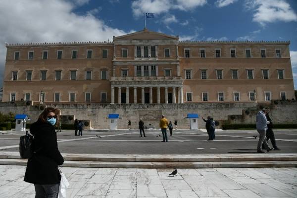 Η πορεία της πανδημίας στην Ελλάδα μετά το άνοιγμα σχολείων, εστίασης και μετακινήσεων