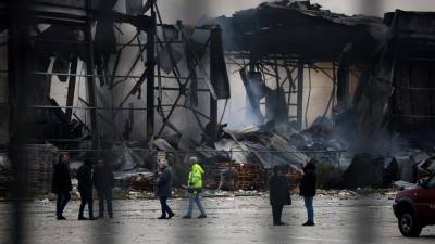 Εντοπίστηκε και τέταρτη νεκρή στη φωτιά στο εργοστάσιο στα Τρίκαλα