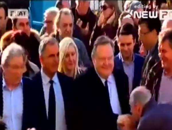 Φίλησαν το χέρι του Βενιζέλου! (βίντεο)