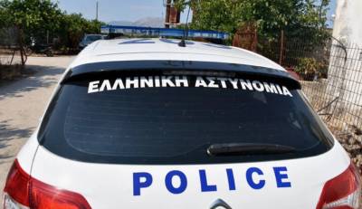 Αίγιο: Έβαλαν ηλικιωμένη να πετάξει από το μπαλκόνι σακούλα με 8.000 ευρώ
