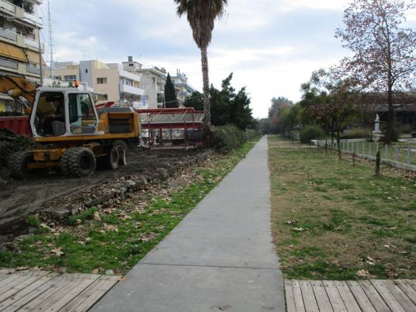 Μετατόπιση του ποδηλατόδρομου λόγω της ανάπλασης στην Αριστομένους 