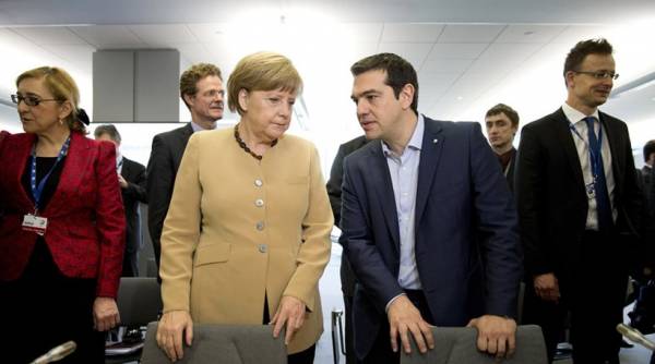 Τσίπρας σε Μέρκελ και Ολάντ: Ο λαός θα επιβιώσει, ό,τι κι αν αποφασίσει το Eurogroup