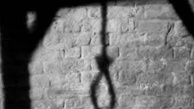 Κρατούμενος βρέθηκε κρεμασμένος μέσα στα κρατητήρια αστυνομικού τμήματος στην Αθήνα