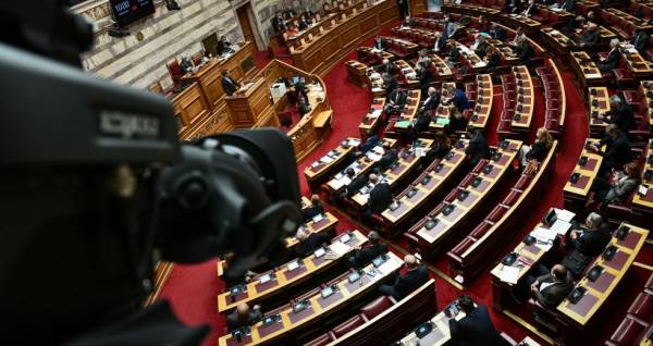 Βουλή: Υπερψηφίστηκε το νομοσχέδιο για τη διαδικασία άρσης απορρήτου επικοινωνιών και την κυβερνοασφάλεια