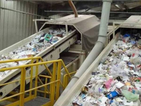 Συνεχίζουν να μην πληρώνουν οι δήμαρχοι για τα σκουπίδια