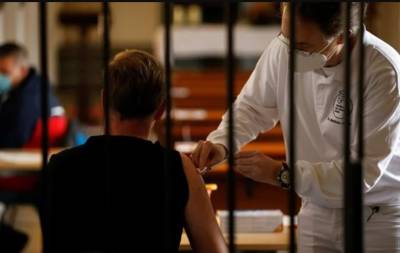 Γερμανία: Εγκαταλείπεται η προσπάθεια θέσπισης υποχρεωτικού εμβολιασμού από τα 18