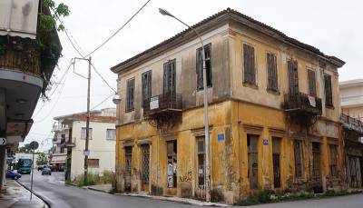 Κίνδυνος κατάρρευσης διατηρητέου στη Μεσσήνη