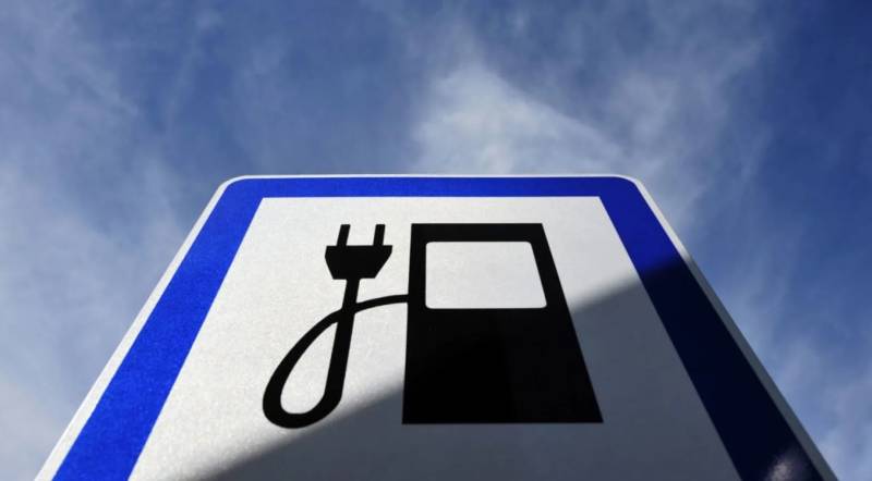 Προμήθεια ηλεκτρικών οχημάτων και υποδομών φόρτισης στην Καλαμάτα