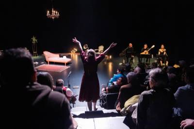 «Είμαστε κάτι ξεχαρβαλωμένες κιθάρες» - Παράσταση στο στούντιο του Μεγάρου Χορού Καλαμάτας