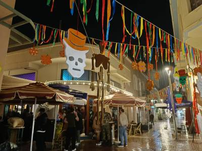 Καλαματιανό Καρναβάλι: Αρωμα... Μεξικού και ατμόσφαιρα μυστηρίου στον πεζόδρομο της Σφακτηρίας