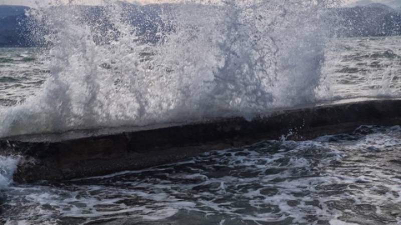 Προβλήματα σε ακτοπλοϊκά δρομολόγια από ισχυρούς ανέμους σε πολλές θαλάσσιες περιοχές