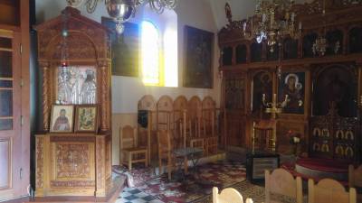 Φωτιά από κεριά στη Μονή Καλογραιών στην Καλαμάτα